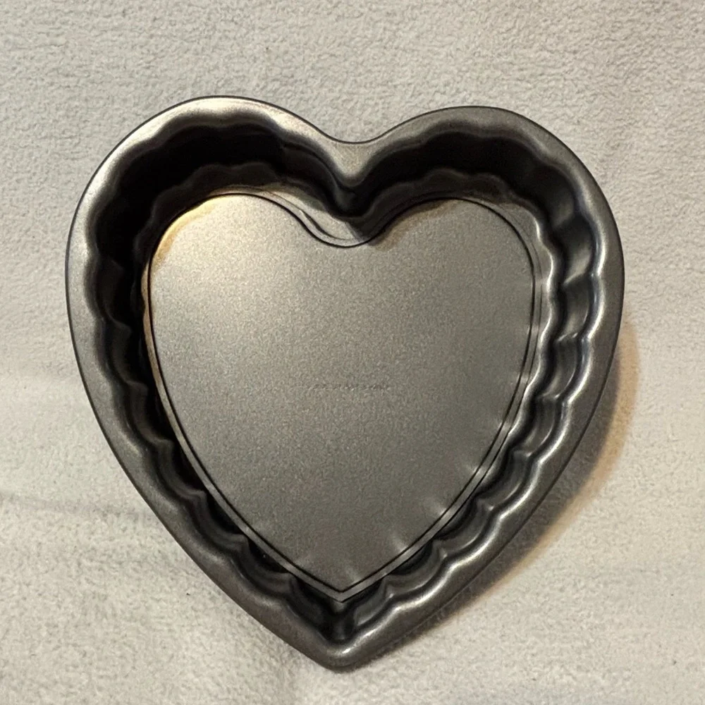 Williams-Sonoma Burgundy Ruffled Heart Cake Pan